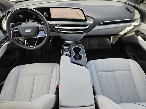 New 2025 Cadillac Lyriq Luxury image 15