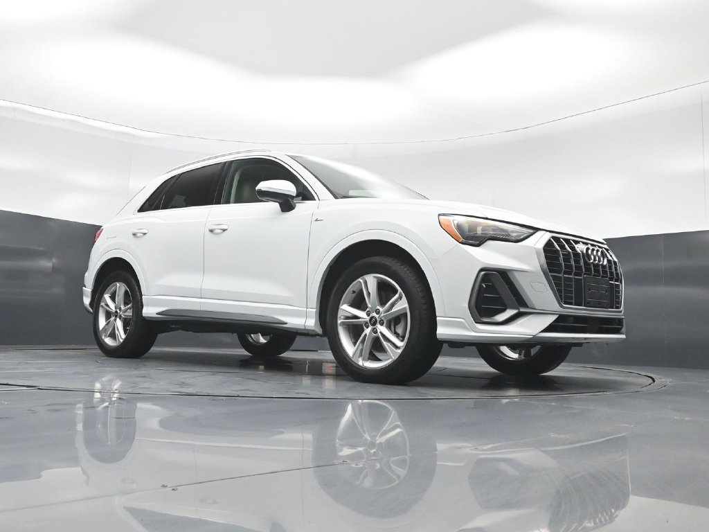 Used 2021 Audi Q3 2.0T Premium w/ Convenience Package AWD/4WD image 4