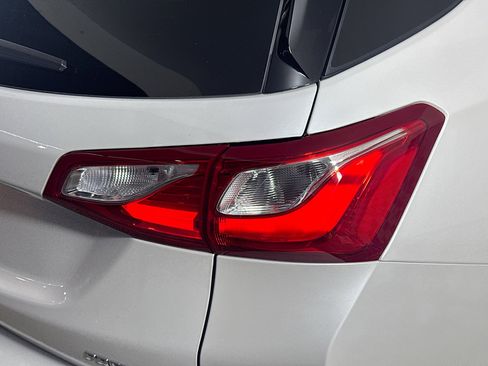 Used 2021 Chevrolet Equinox Premier image 34