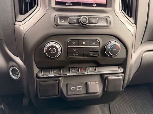 Used 2023 Chevrolet Silverado 1500 Custom image 16