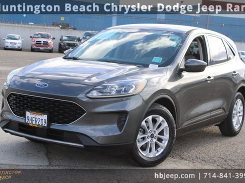 Used 2020 Ford Escape SE image 9