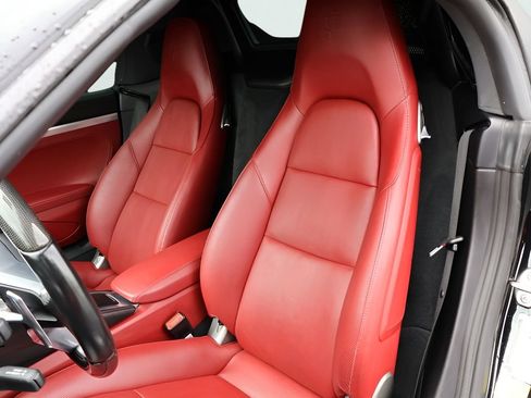 Used 2024 Porsche 718 Boxster RWD image 5