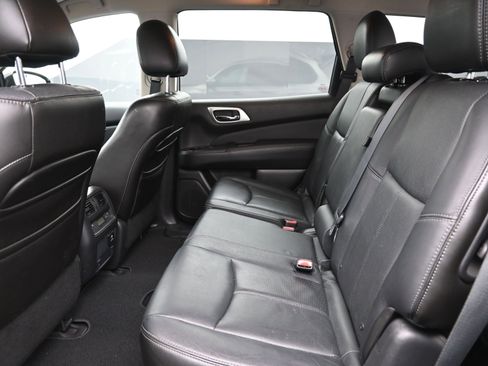 Used 2013 Nissan Pathfinder Platinum image 15