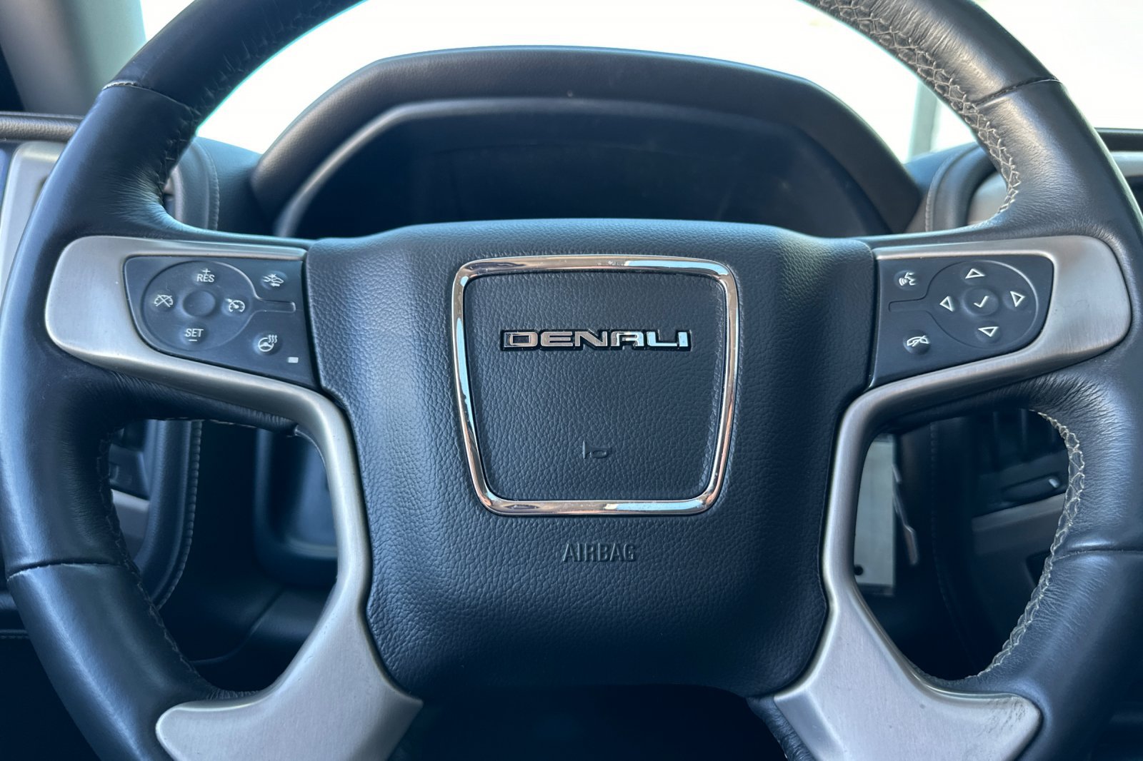 Used 2018 GMC Sierra 1500 Denali w/ Denali Ultimate Package AWD/4WD image 22