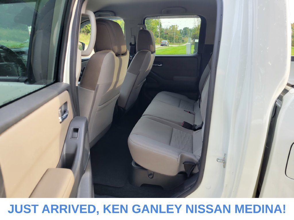 Certified 2022 Nissan Frontier SV w/ Technology Package AWD/4WD image 16