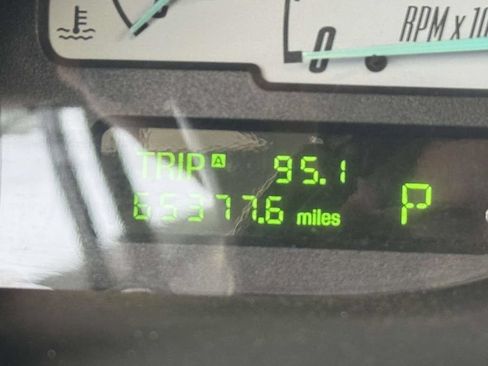 Used 2002 Ford Thunderbird RWD image 15