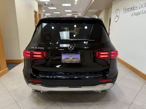 Certified 2025 Mercedes-Benz GLB 250 image 4