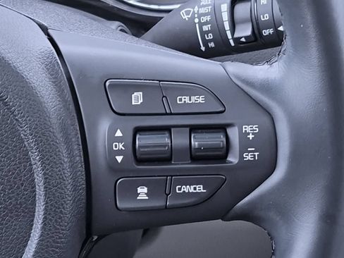 Used 2021 Kia Sedona EX w/ EX Premium Package FWD image 26