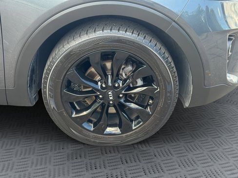 Used 2020 Kia Sorento EX image 28