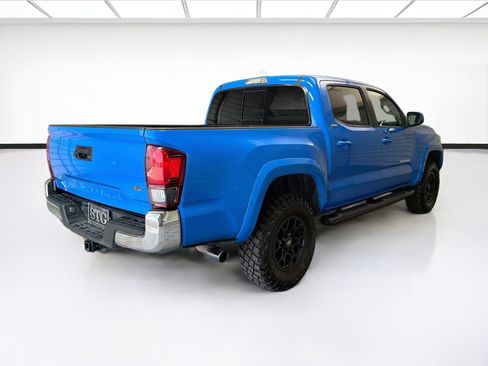 Used 2020 Toyota Tacoma SR5 RWD image 4