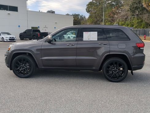 Used 2021 Jeep Grand Cherokee Laredo X image 16