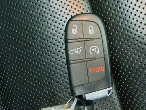 Used 2020 Jeep Grand Cherokee Overland image 38