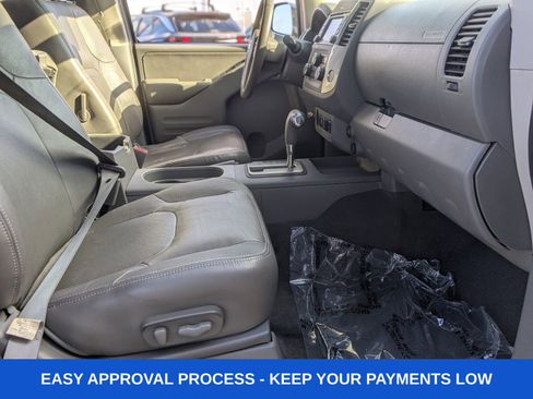 Used 2019 Nissan Frontier SL RWD image 17
