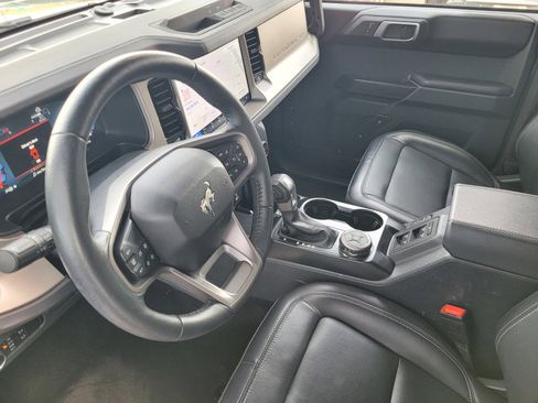 Used 2025 Ford Bronco Outer Banks image 19