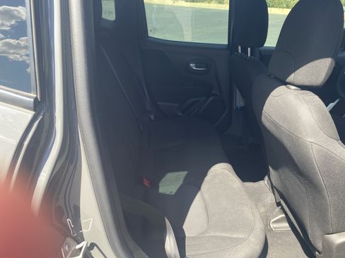 Used 2019 Jeep Renegade Sport FWD image 21