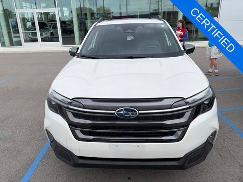 Used 2025 Subaru Forester Limited w/ Popular Package #2 AWD/4WD image 3
