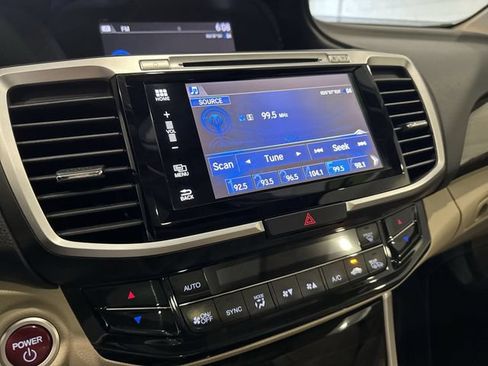 Used 2017 Honda Accord EX-L image 18