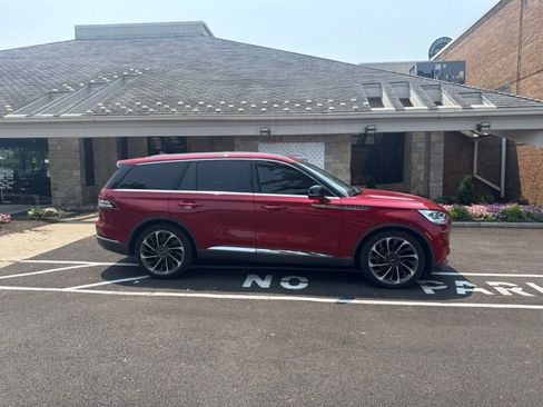 Used 2020 Lincoln Aviator Reserve w/ Equipment Group 202A AWD/4WD image 3