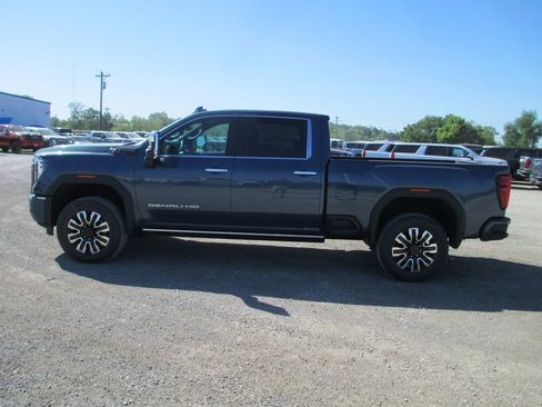 New 2026 GMC Sierra 2500 Denali Ultimate AWD/4WD image 7