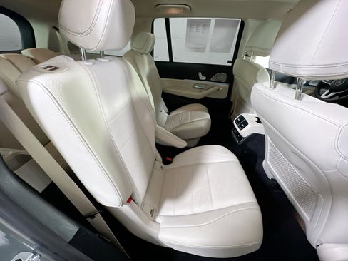 Used 2021 Mercedes-Benz GLS 450 4MATIC image 28