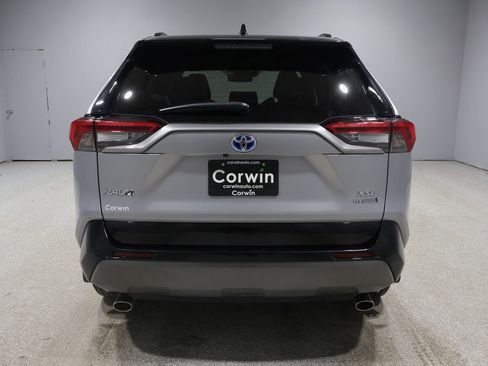 Used 2021 Toyota RAV4 XSE image 3