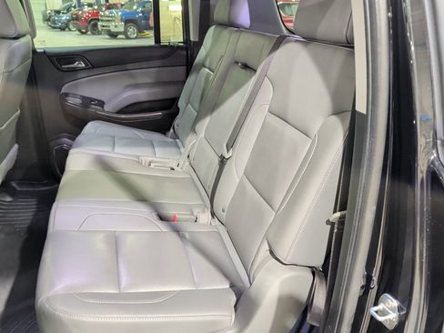 Used 2020 Chevrolet Suburban LT image 12