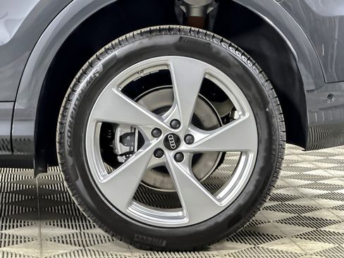 New 2025 Audi Q5 Premium Plus image 24