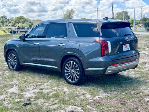 Used 2024 Hyundai Palisade Calligraphy image 6