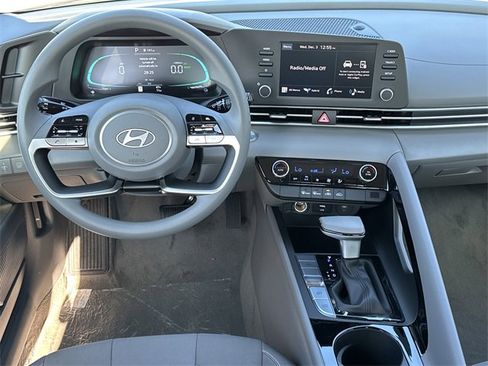 New 2026 Hyundai Elantra Blue image 22