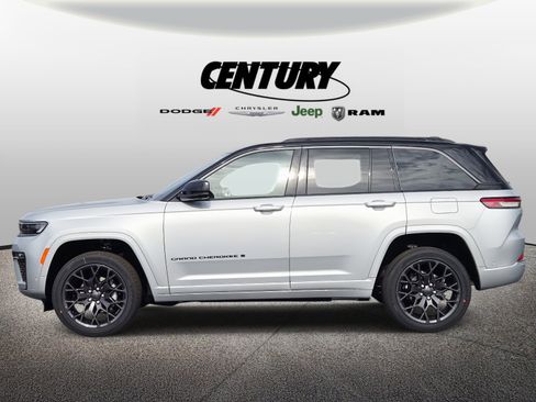 New 2026 Jeep Grand Cherokee Summit image 6