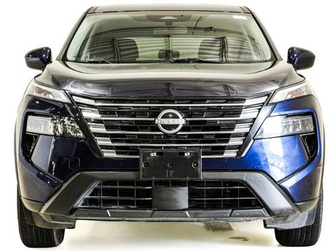 Used 2025 Nissan Rogue SV AWD/4WD image 2