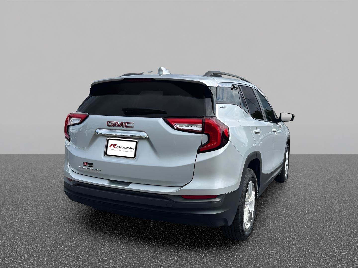 Certified 2022 GMC Terrain SLE w/ Driver Convenience Package FWD image 5