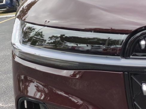 Used 2025 Lincoln Nautilus Reserve image 10