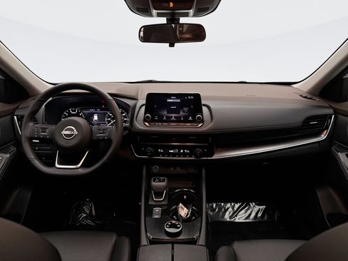 Used 2023 Nissan Rogue SV w/ SV Premium Package image 13