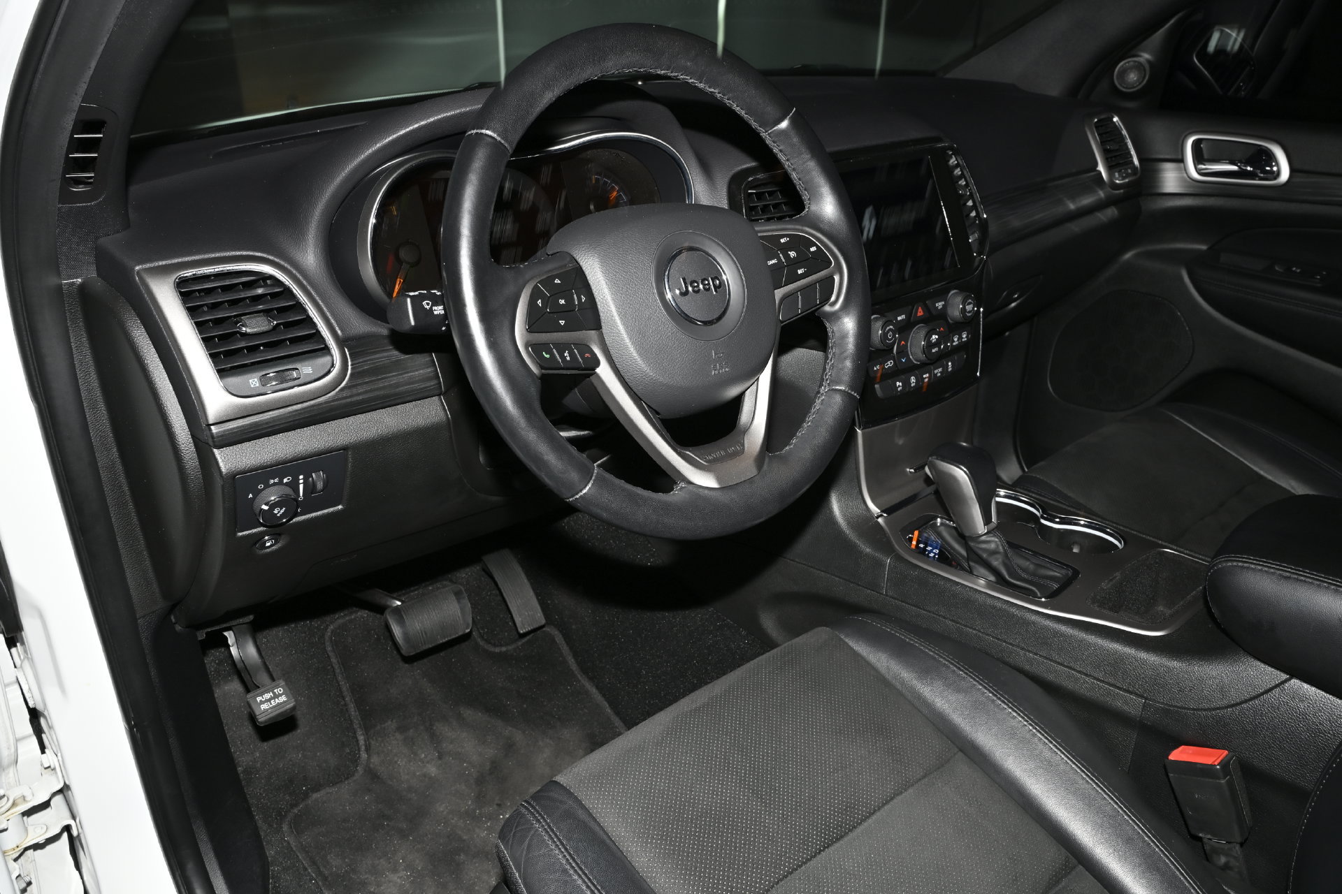Used 2022 Jeep Grand Cherokee Laredo X AWD/4WD image 20