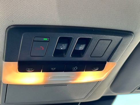 Used 2024 Nissan Pathfinder Platinum FWD image 22