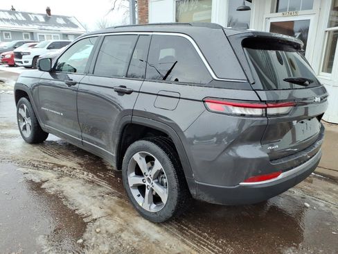 New 2026 Jeep Grand Cherokee Altitude image 5