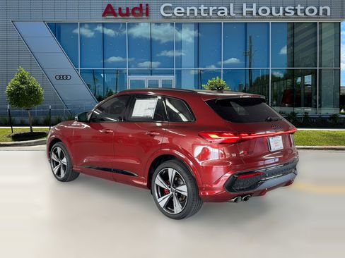 New 2025 Audi SQ5 Prestige image 3