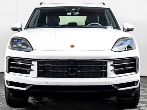 Certified 2025 Porsche Cayenne AWD/4WD image 7