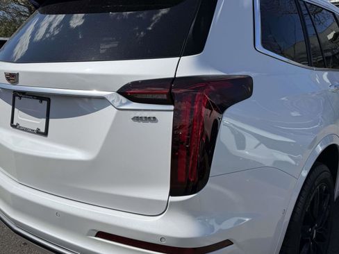 Used 2023 Cadillac XT6 AWD image 6