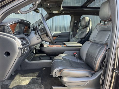 Used 2023 Lincoln Navigator Black Label image 10