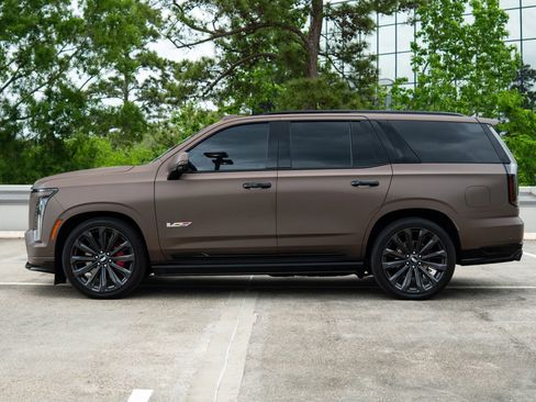 Used 2025 Cadillac Escalade V w/ LPO, Floor Liner Package AWD/4WD image 4