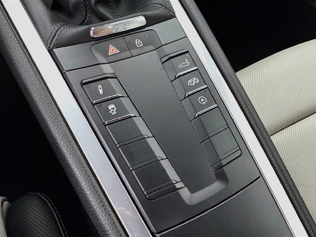 Certified 2024 Porsche 718 Cayman S RWD image 22