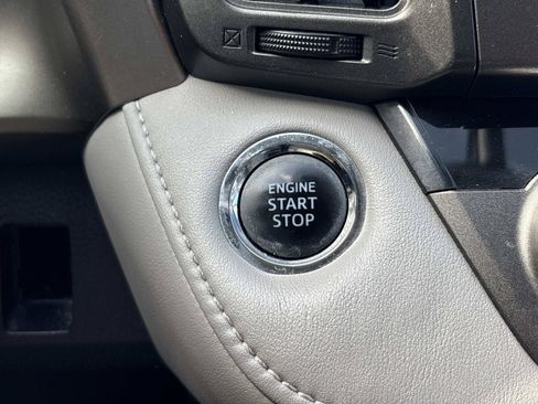 Used 2015 Toyota RAV4 Limited FWD image 26