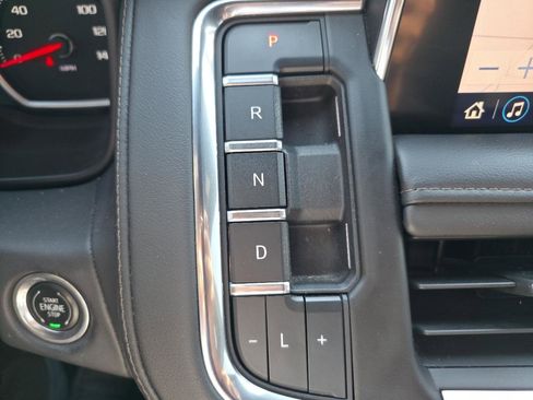 Used 2021 Chevrolet Suburban High Country AWD/4WD image 26