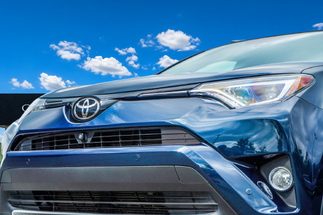 Used 2018 Toyota RAV4 Limited w/ Advanced Technology Package AWD/4WD image 35