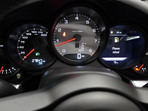 Used 2018 Porsche 911 image 35