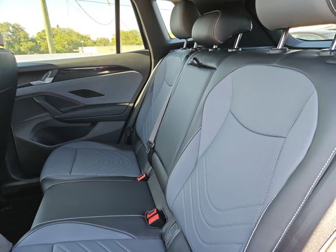 New 2026 Volkswagen Tiguan SE R-Line AWD/4WD image 10