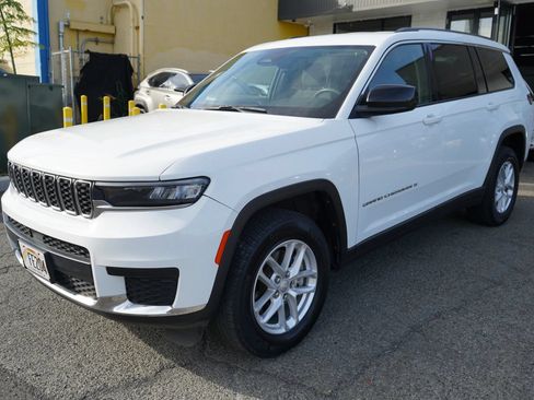 Used 2023 Jeep Grand Cherokee L Laredo RWD image 5