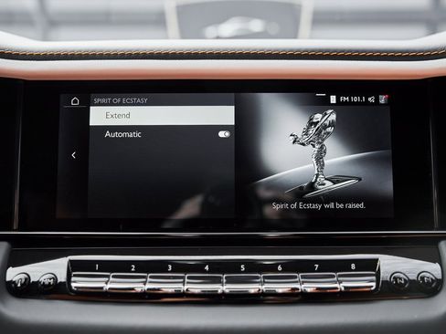 Used 2025 Rolls-Royce Cullinan image 90